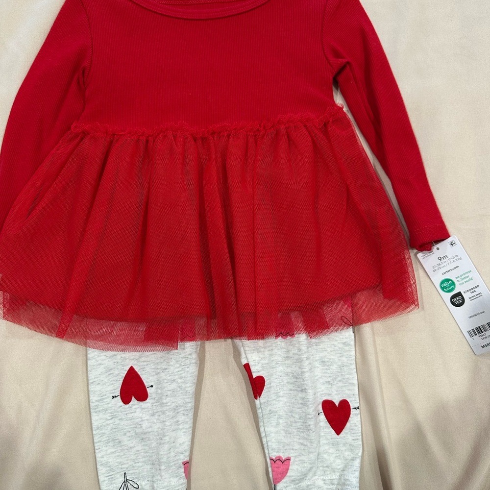 Carter's Valentine 2pc Outfit 9 months. New with tags